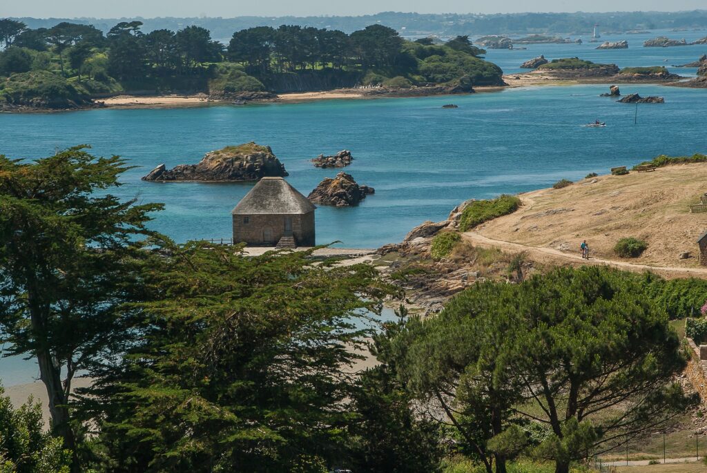 Moulin à marée sur l'île de Bréhat en Bretagne (France), datant de 1638